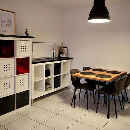 Schoene Und Ruhige Wohnung Direkt An Der Mosel Coblença Exterior foto
