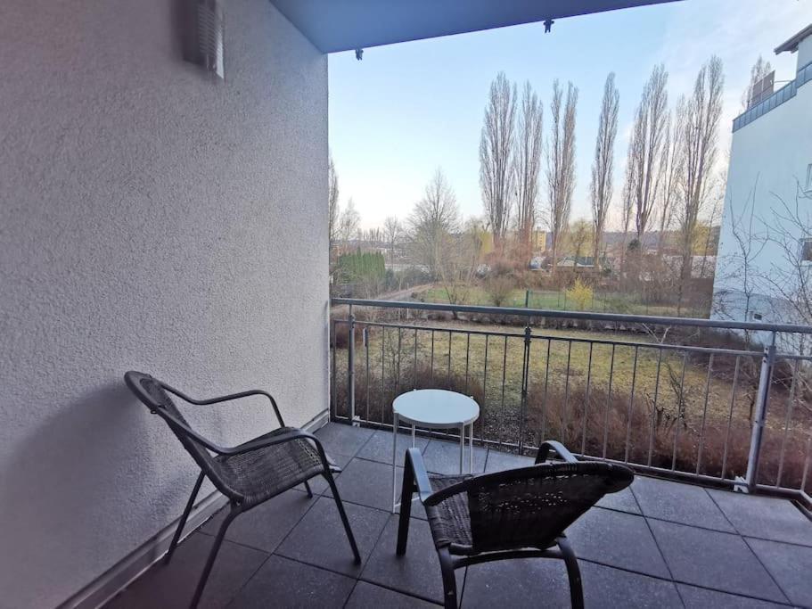 Schoene Und Ruhige Wohnung Direkt An Der Mosel Coblença Exterior foto