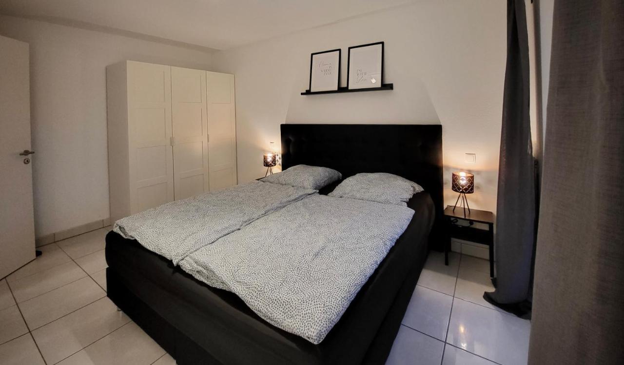 Schoene Und Ruhige Wohnung Direkt An Der Mosel Coblença Exterior foto