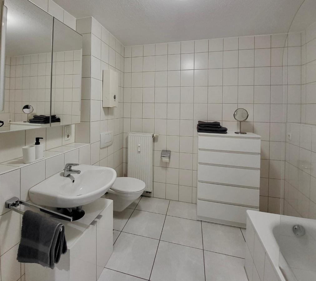 Schoene Und Ruhige Wohnung Direkt An Der Mosel Coblença Exterior foto